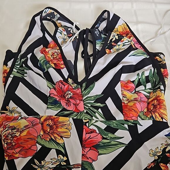 Milk & Honey Women's Tropical Floral Pattern Asymmetric Hem Maxi Dress Small Red - Picture 15 of 16